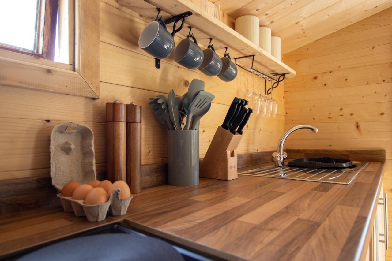 Choller Lake Lodges - Primrose Cabin With Private Hot Tub Arundel Zewnętrze zdjęcie