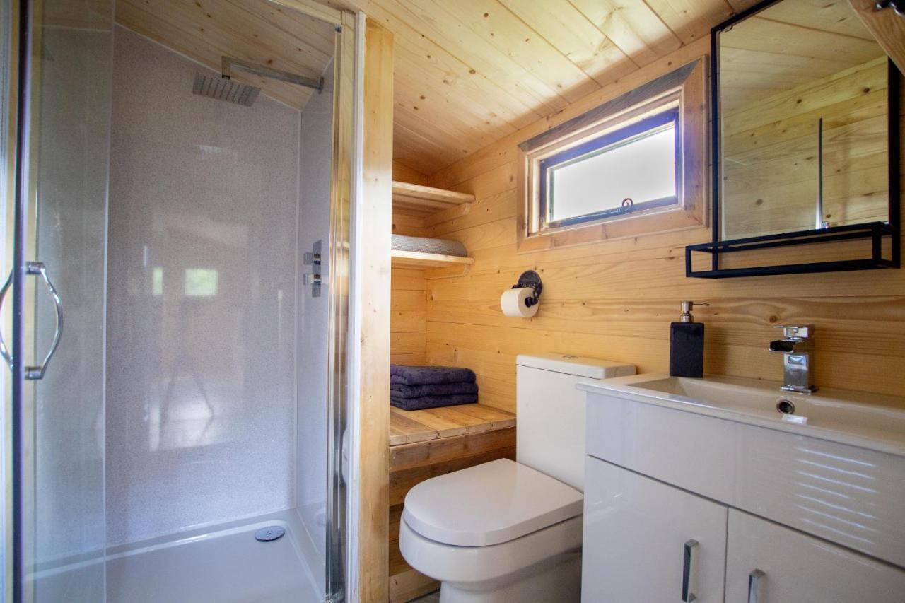 Choller Lake Lodges - Primrose Cabin With Private Hot Tub Arundel Zewnętrze zdjęcie