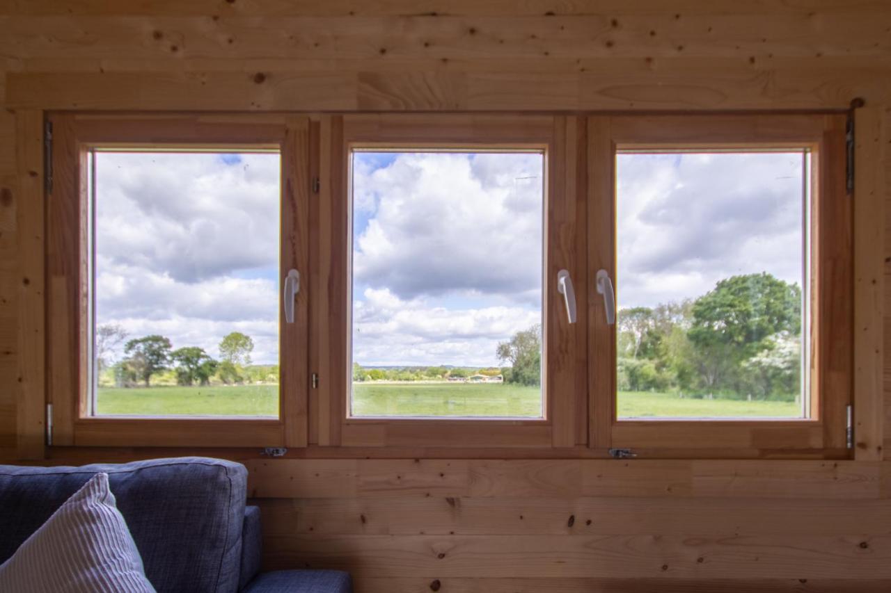Choller Lake Lodges - Primrose Cabin With Private Hot Tub Arundel Zewnętrze zdjęcie