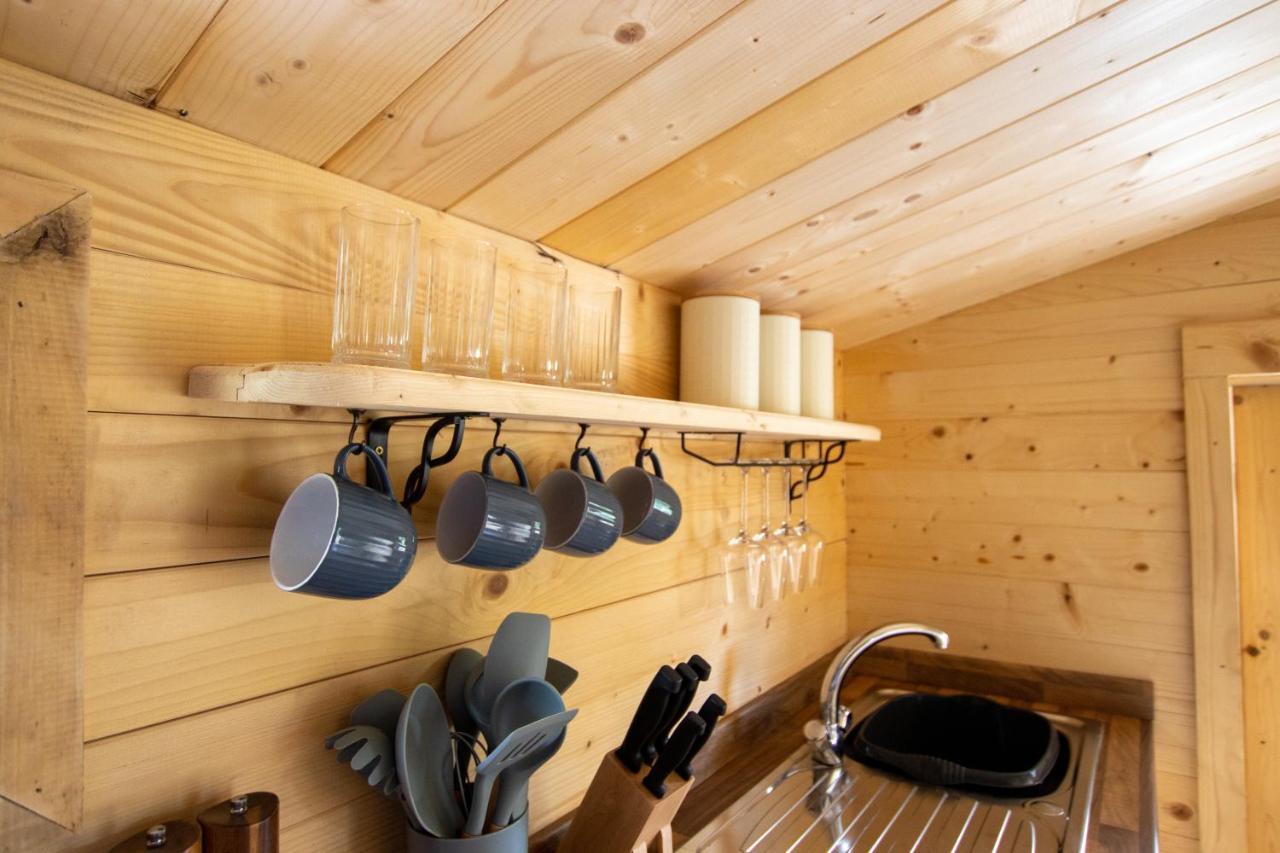 Choller Lake Lodges - Primrose Cabin With Private Hot Tub Arundel Zewnętrze zdjęcie