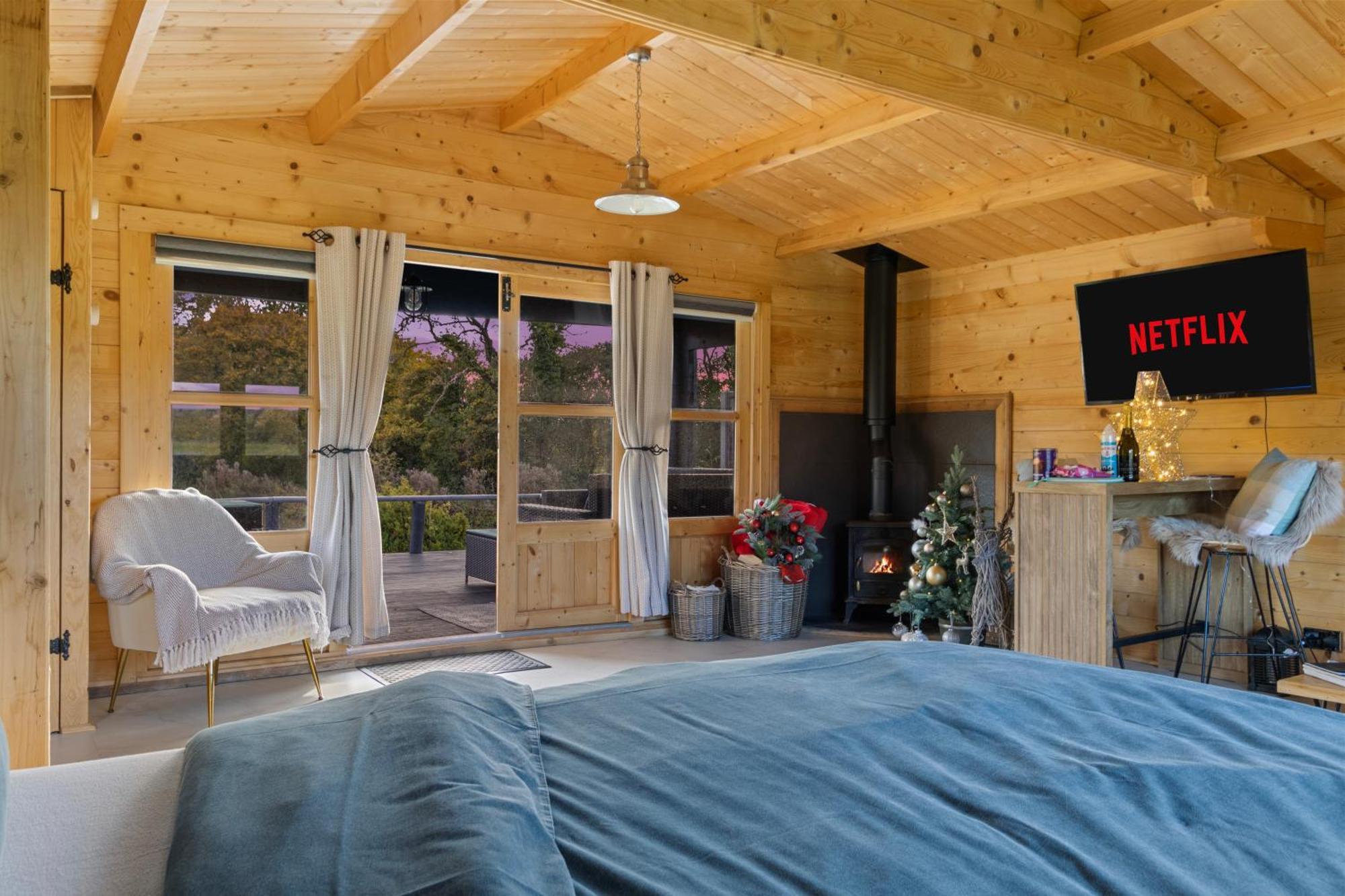 Choller Lake Lodges - Primrose Cabin With Private Hot Tub Arundel Zewnętrze zdjęcie